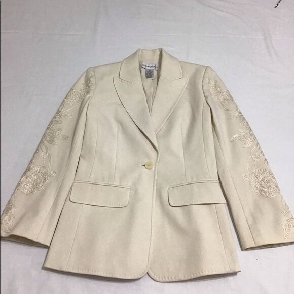 Bloomingdale’s Cream Ecru Single Button Embroidered Sleeves Blazer Size 2 Petite - Picture 5 of 13